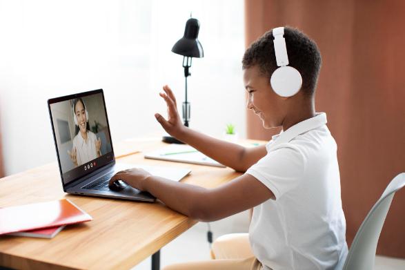 student-learning-online-in-AZ image Live Instruction from Real Teachers